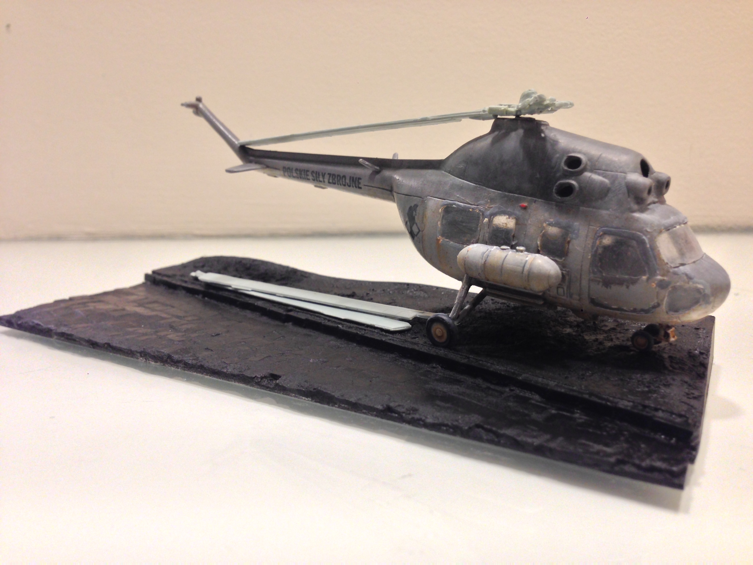 Mi-2 Amodel 1/72